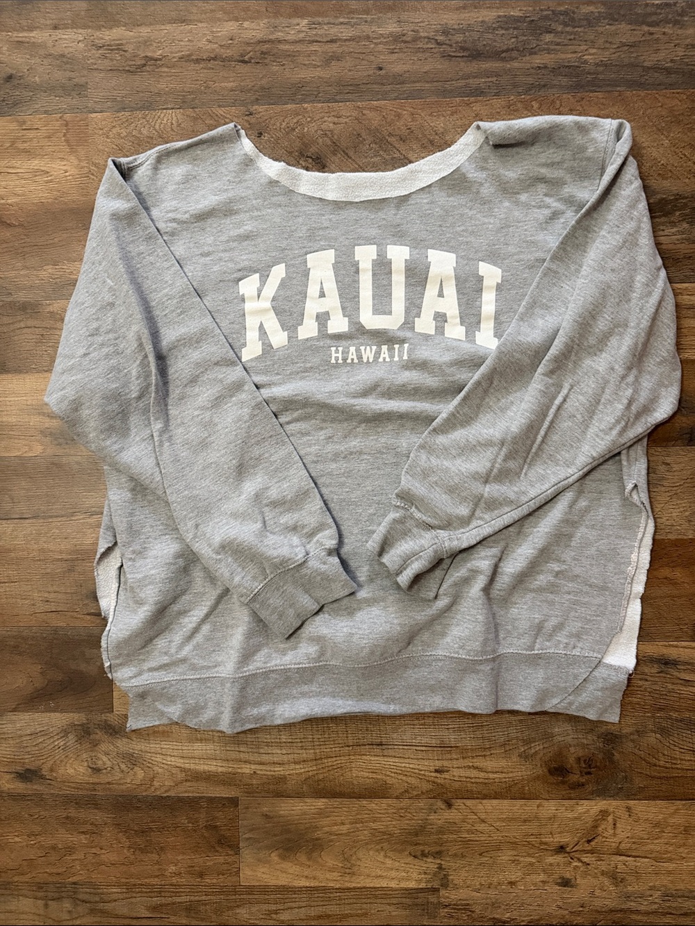 Gray 'KAUAI HAWAII' Women's Sweatshirt